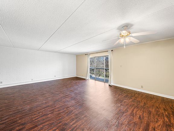5th image of 402 Berlin Dr #C140