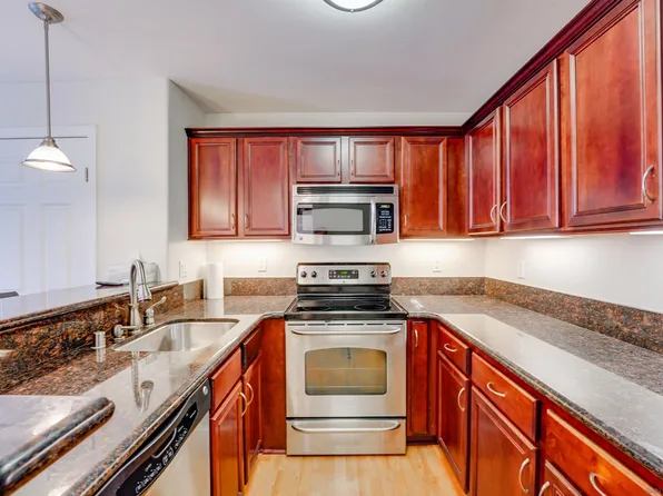 5404 Balboa Arms Dr Unit 353, San Diego, CA 92117