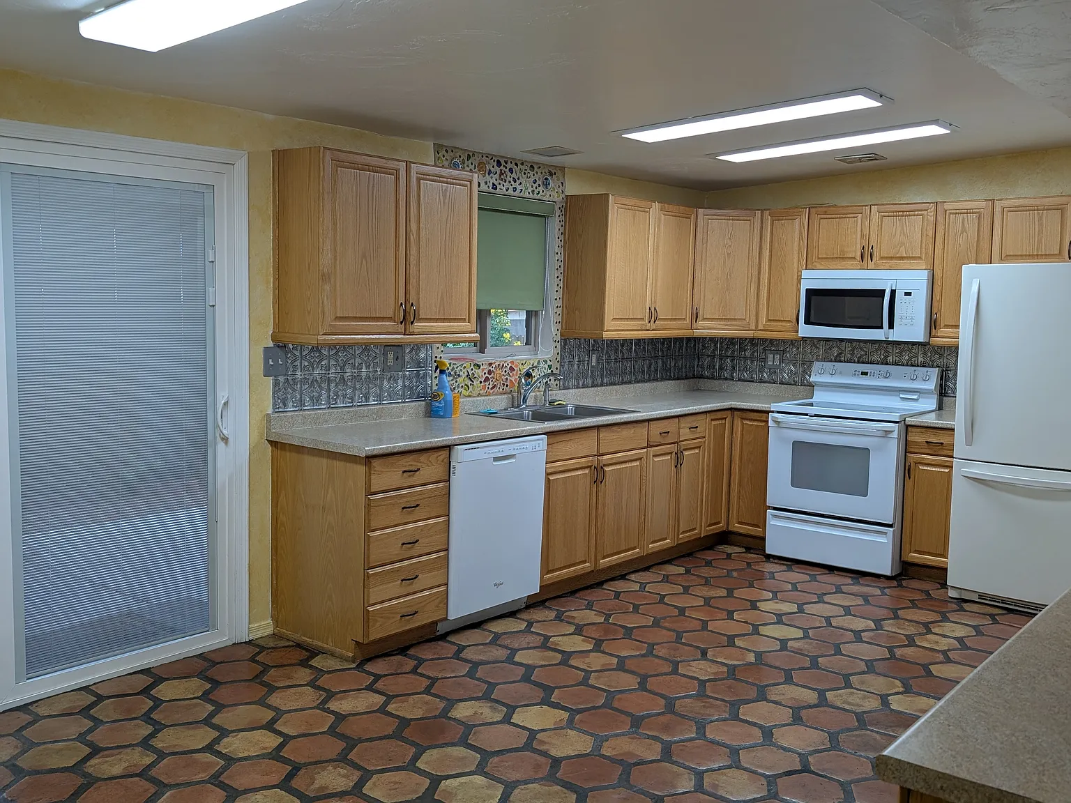 4 bed, 1449 sqft, $1,700 — Photo 4