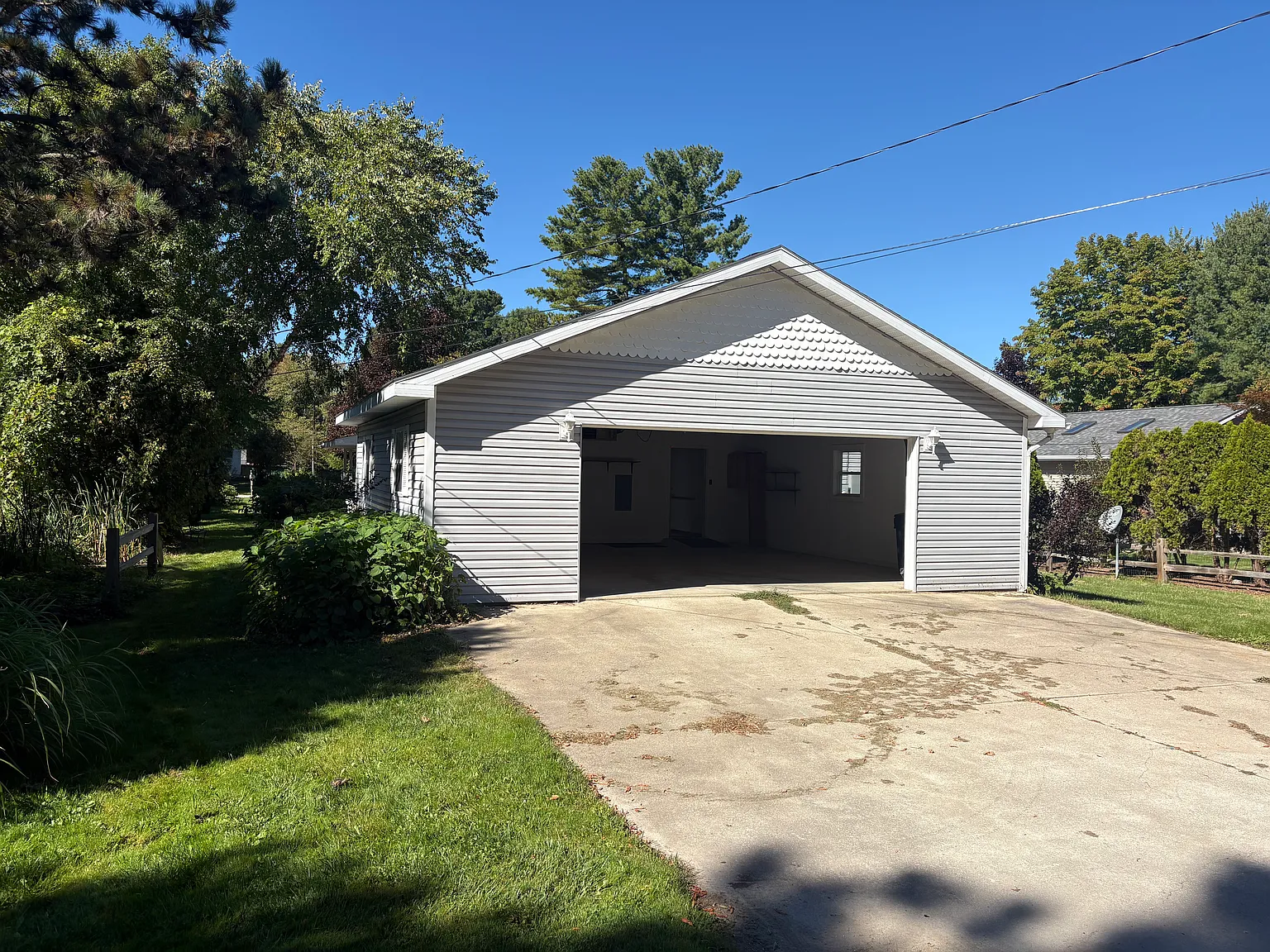 3 bed, 1500 sqft, $2,500 — Photo 3