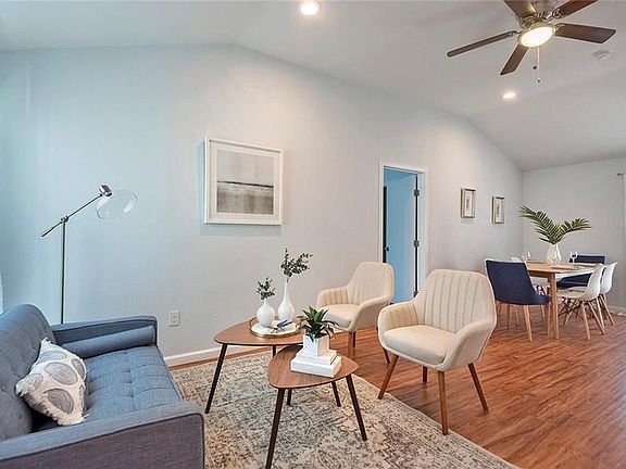 3rd image of 2803 Cary Dr