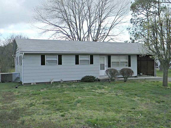 2nd image of 3134 Suzanne St