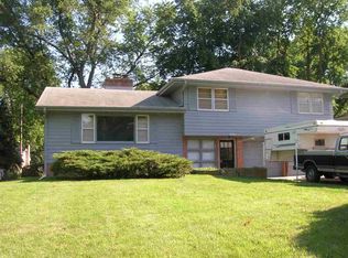 10561 Valley St, Omaha, NE 68124