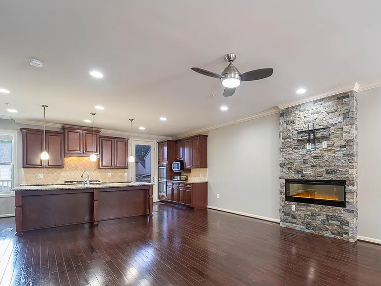 13236 Tivoli Lake Blvd — Photo 2