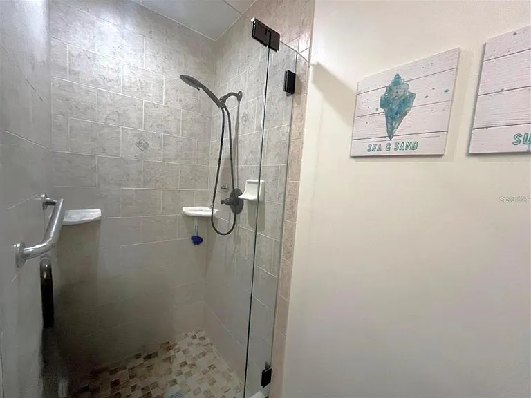 1907 Canterbury Ln #10 — Photo 18