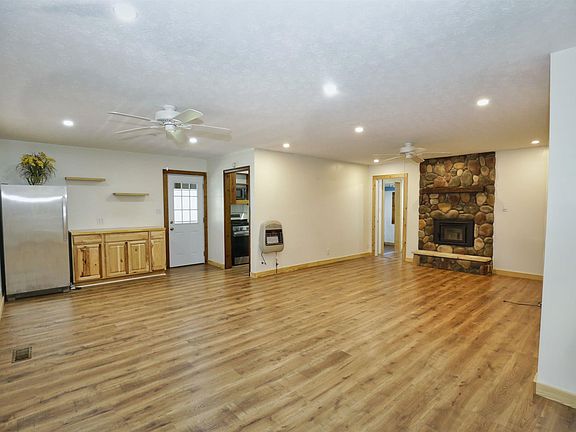 4th image of 4530 Matt Smith Rd