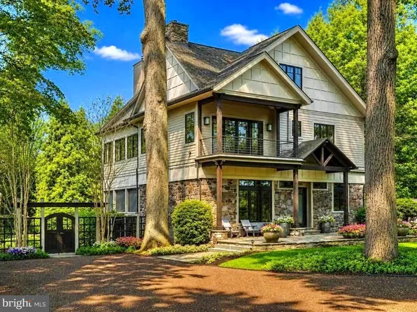 235 N Main St, New Hope, PA 18938