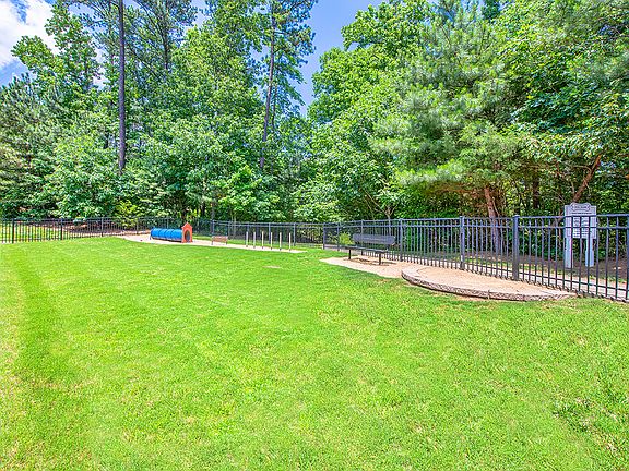 4th image of 400 Stone Lion Dr #3030706