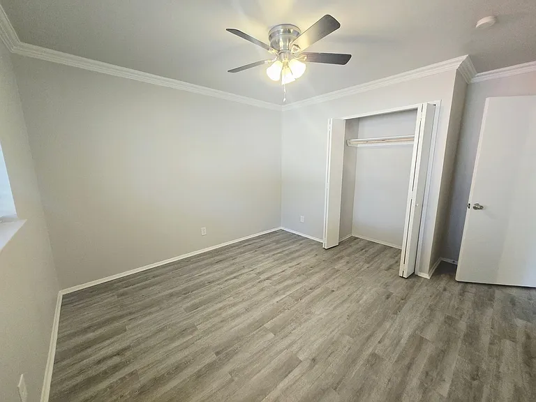 734 Spring Lake Dr — Photo 18
