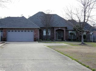 126 Avignon Cir, Maumelle, AR 72113