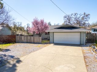 1085 Riviera Dr, Redding, CA 96001