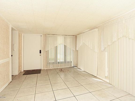5th image of 3617 Stillman St