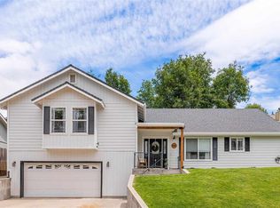 1522 Village Way, Mount Shasta, CA 96067