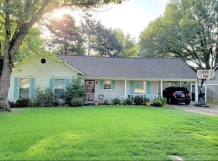 382 Hunters Retreat Dr, Collierville, TN 38017