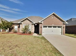 1310 Edge Valley Dr N, Conway, AR 72032