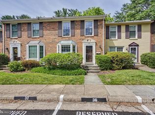 226 Commons Dr NW, Vienna, VA 22180