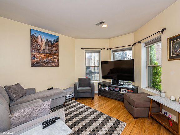 3rd image of 834 W Agatite Ave APT 1
