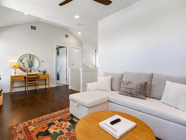 1126 Linden St #1 — Photo 17
