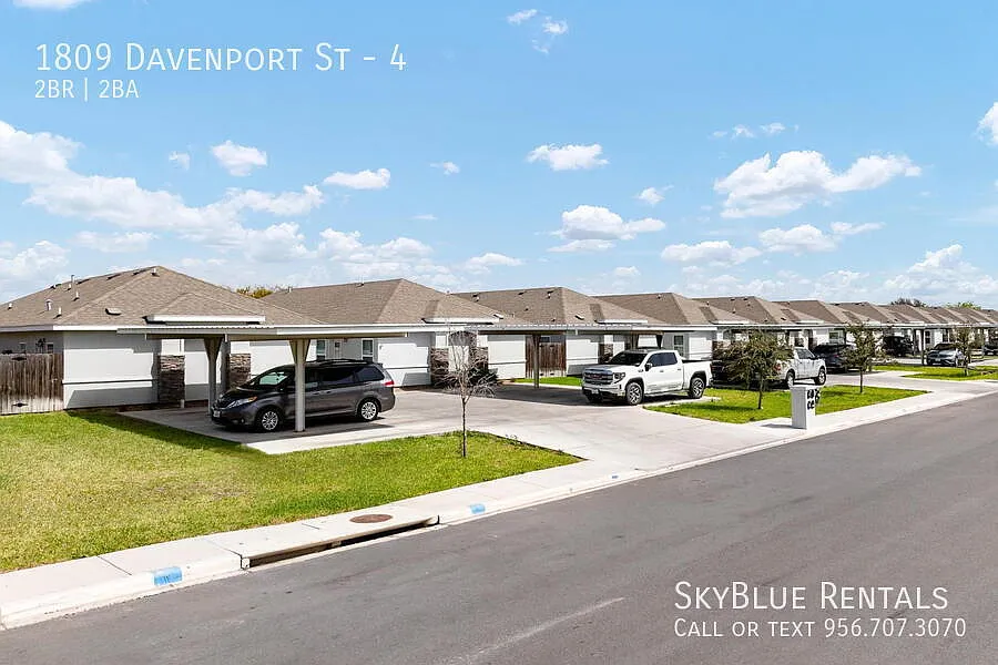 "Charming 2-Bed Oasis with Granite Finishes in Weslaco Your Perfect 938 sq ft Retreat!" — Photo 3