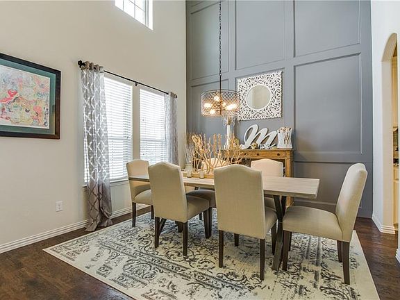 3rd image of 5109 Pinewood Dr