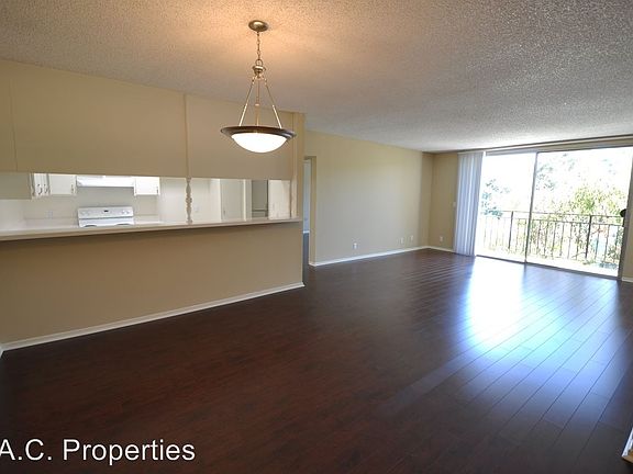 4th image of 4215 Mary Ellen Ave #8907354