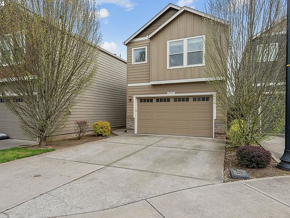 3rd image of 2625 NE 130th Ct