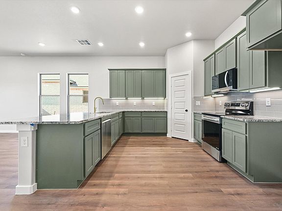 5th image of 10505 Beaufort Ave