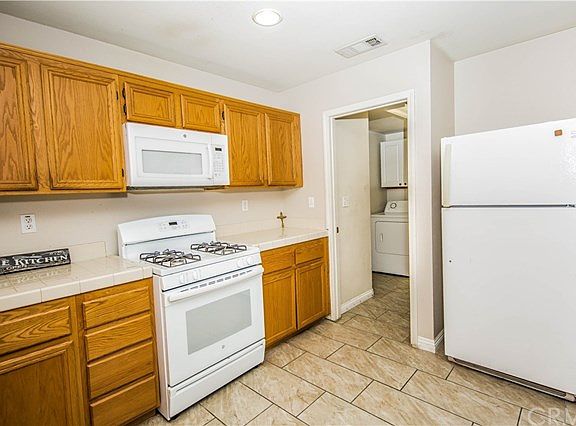 2nd image of 1083 Alderwood Dr