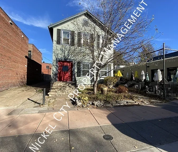 181 Allen St #1 — Photo 2