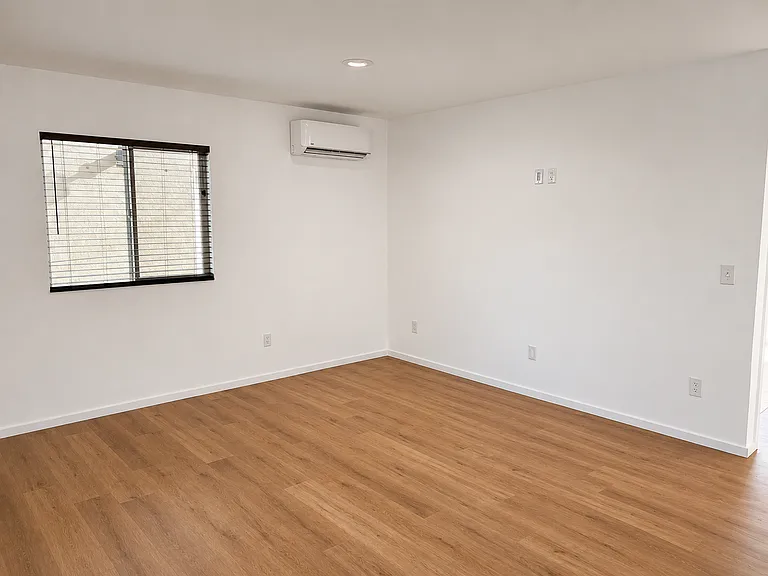 Living Room / Mini Split AC & Heater