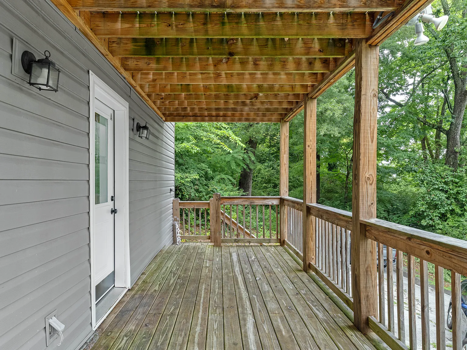 1 bed, 950 sqft, $1,350 — Photo 2