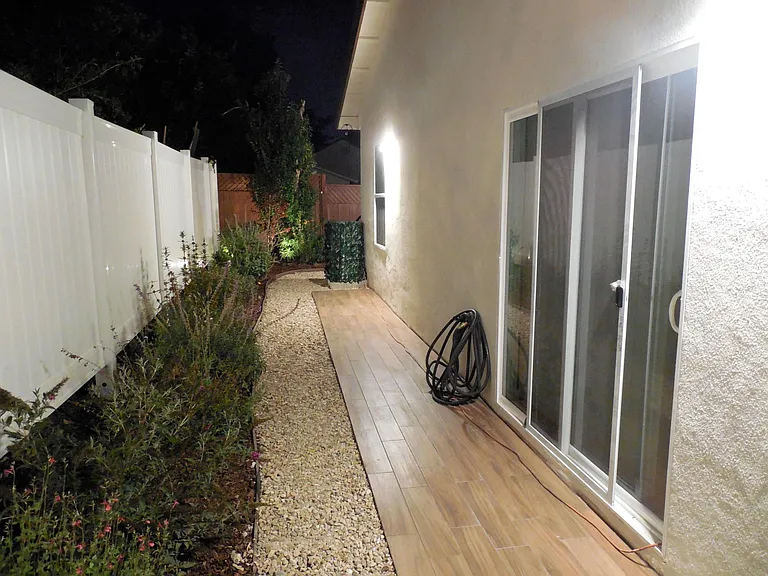 17946 Collins St — Photo 4