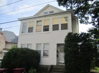 16 Plymouth St, Lowell, MA 01854