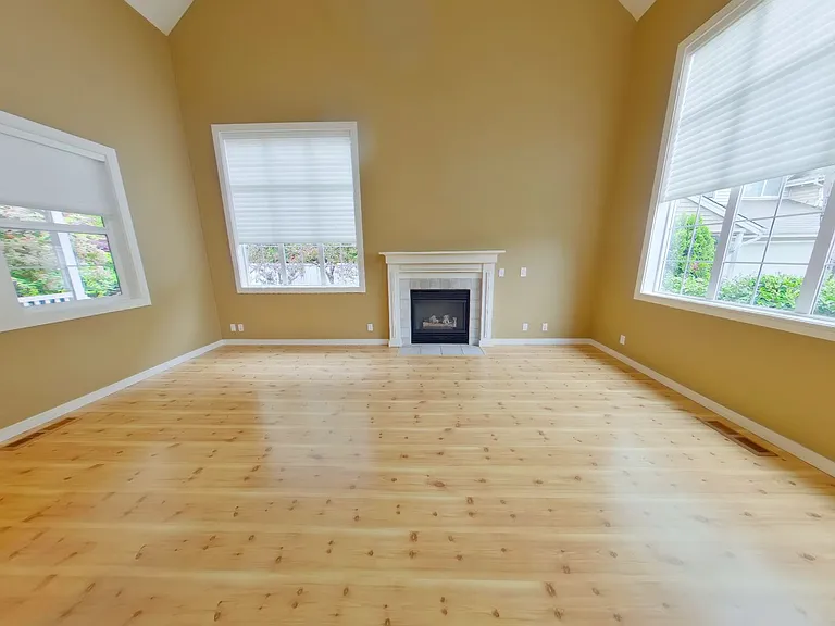 553 Covey Ln — Photo 3