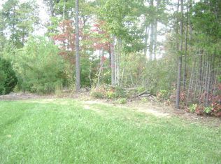 2 Hanning Dr, Crossville, TN 38558