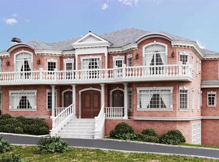 367 E Shore Rd, Great Neck, NY 11024