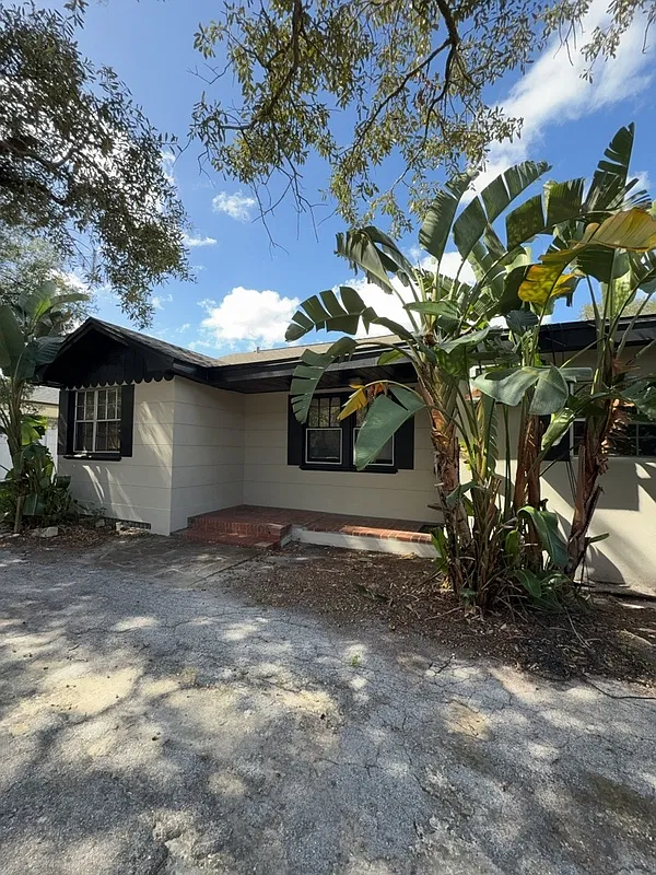 3 bed, 2.0 bath, 1250 sqft, $1,995 — Photo 3