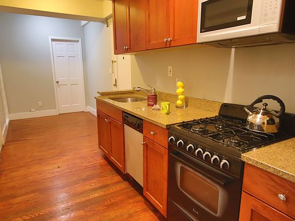 5th image of 11 Waverly Pl Frnt 3K