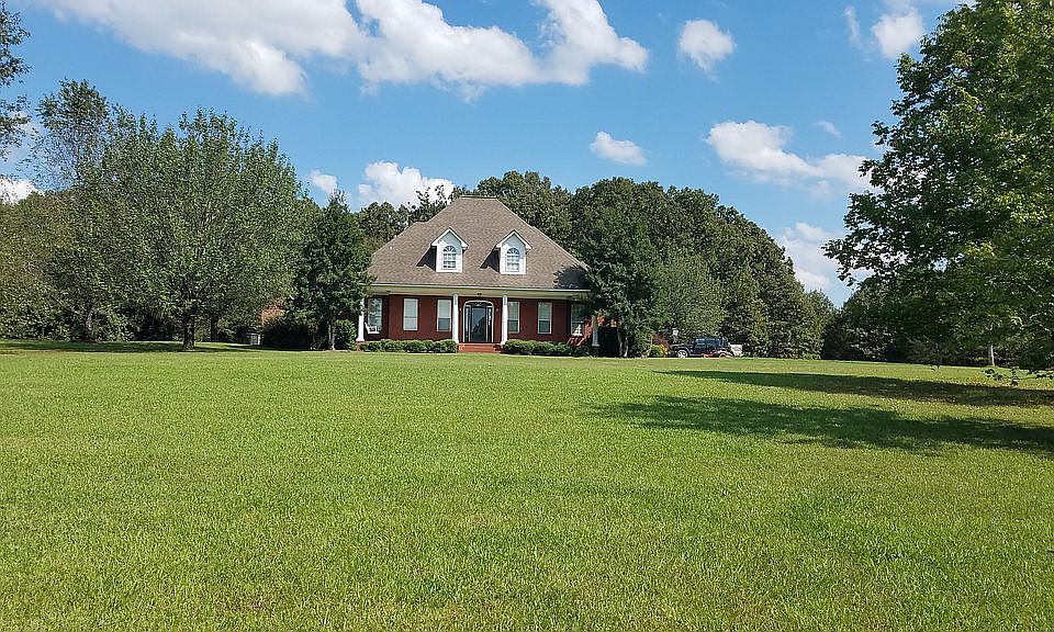 2nd image of 626 Jones Ln