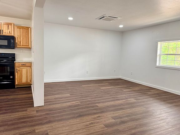 2nd image of 308 Oak St
