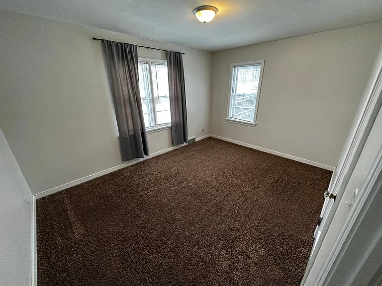 5005 Glenwood St — Photo 10