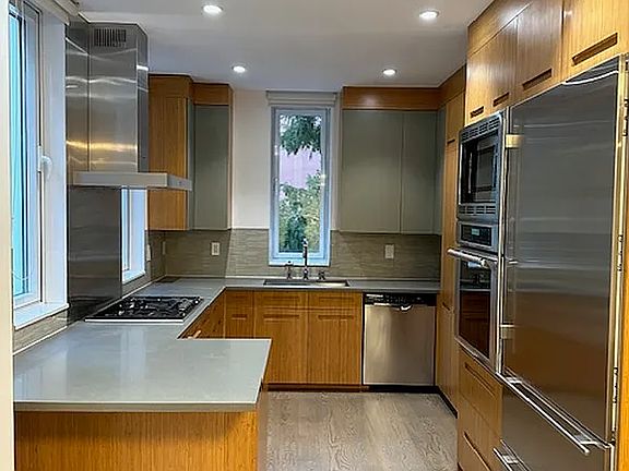 3rd image of 22 Renwick St #2A