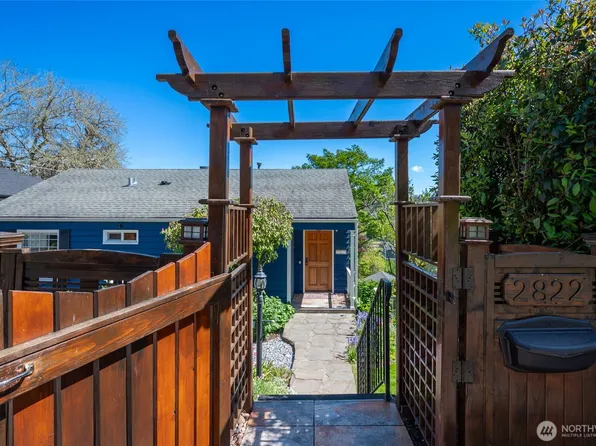 2822 23rd Avenue W, Seattle, WA 98199