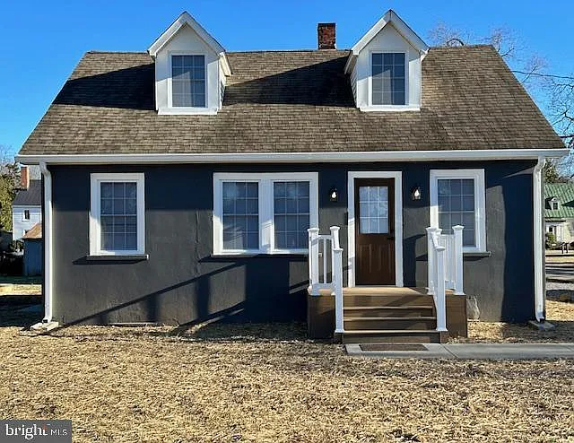 4 bed, 1.5 bath, 1260 sqft, $1,500 — Photo 1