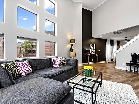 5th image of 9716 Riddlewood Ln