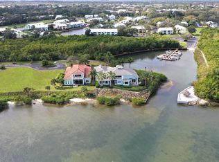 9518 Riverside Dr, Sebastian, FL 32958