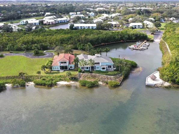 9518 Riverside Dr, Sebastian, FL 32958