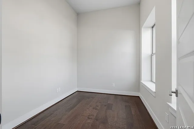 1817 N Saint Marys St #102 — Photo 5