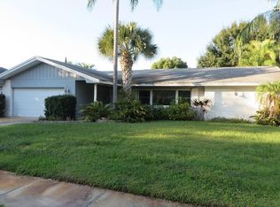 8821 Hershey Ln, Seminole, FL 33777