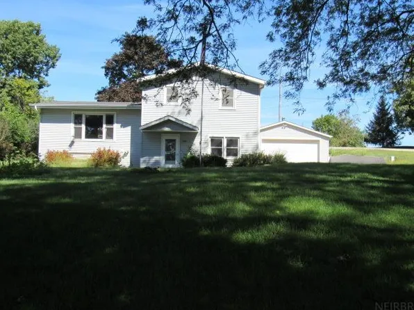 902 W 1st St, Monticello, IA 52310